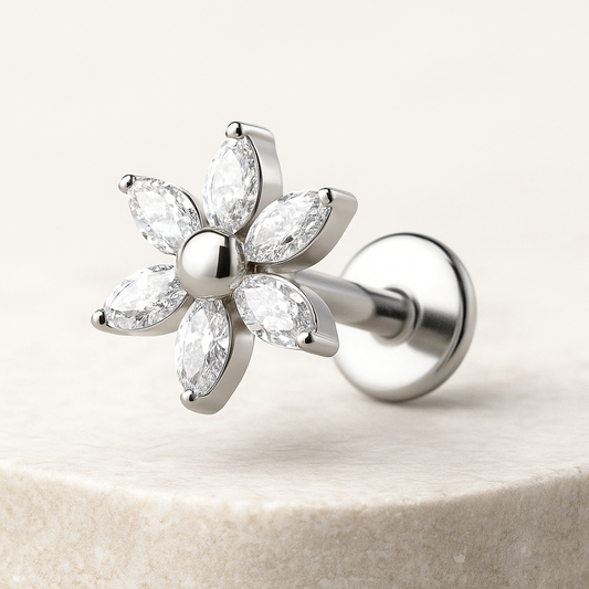 Lia - Titanium Daisy Stud