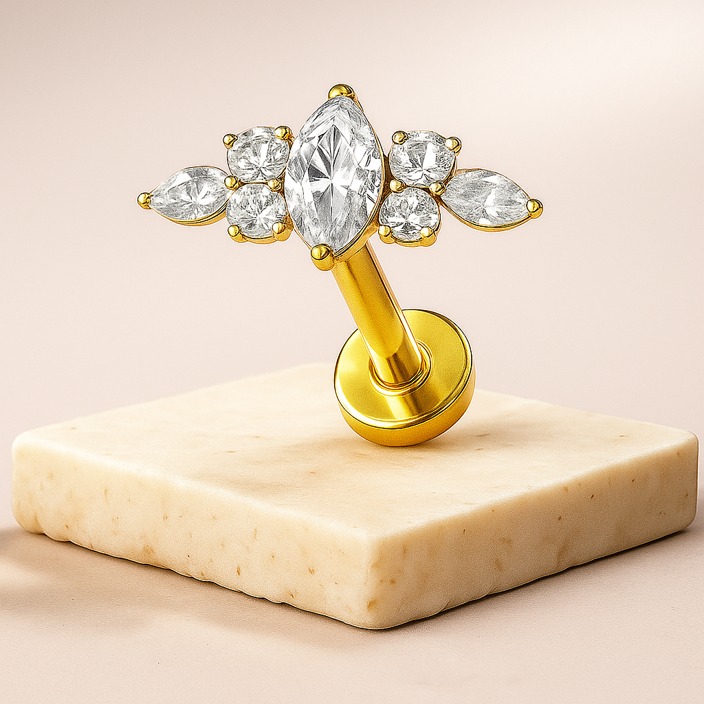 Lola - Titanium Wreath Stud
