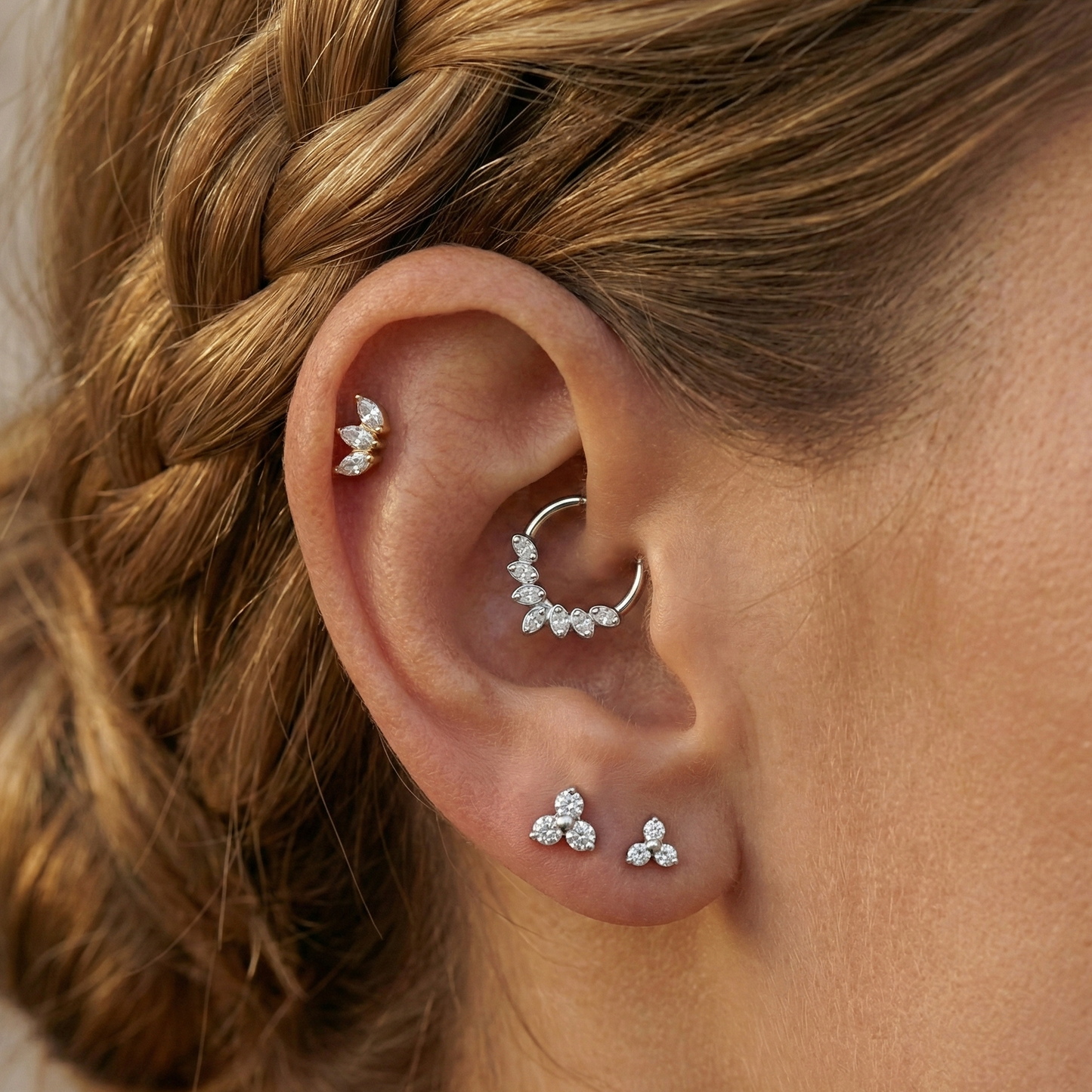 Liana - Titanium Wreath Daith Ring