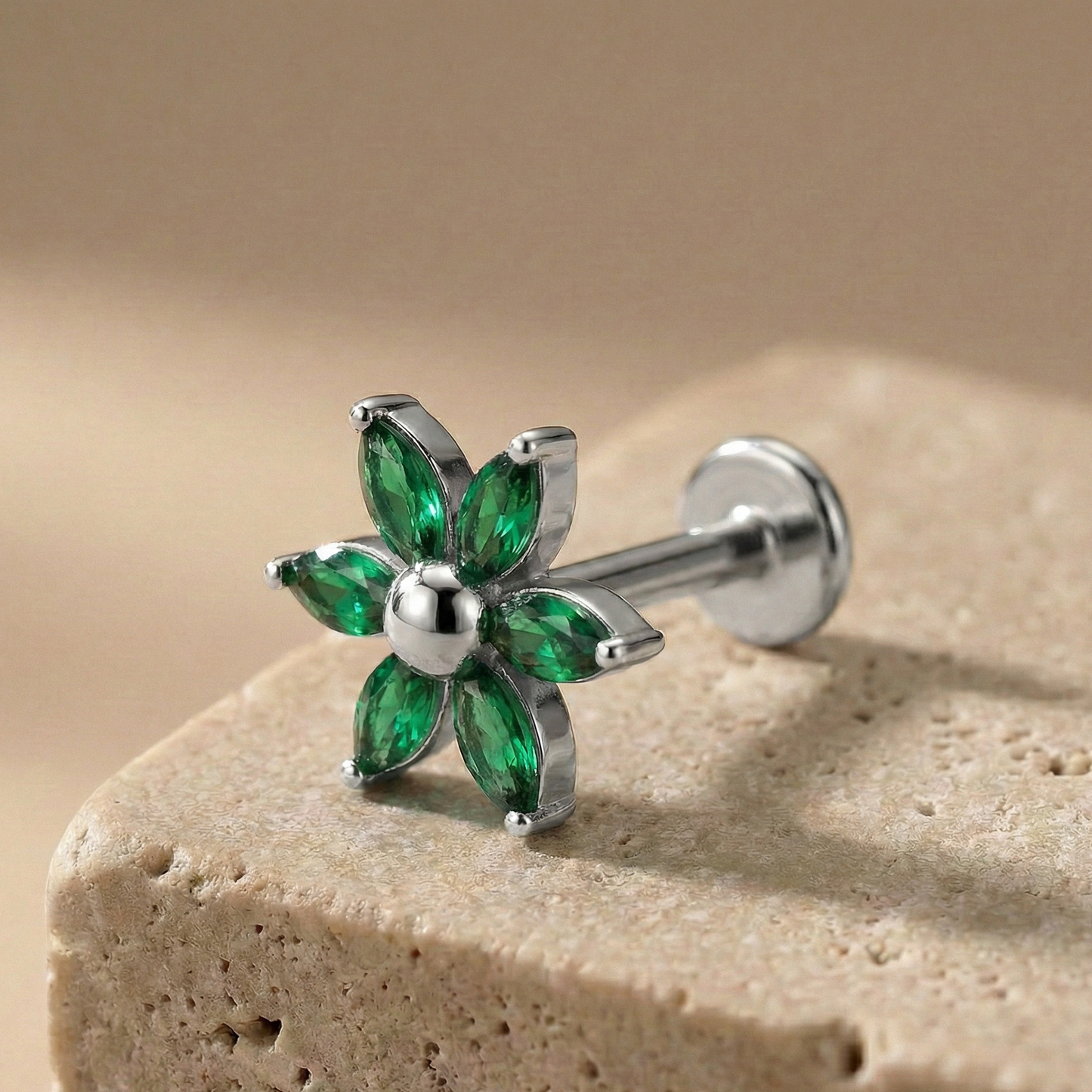 Lia - Titanium Daisy Stud