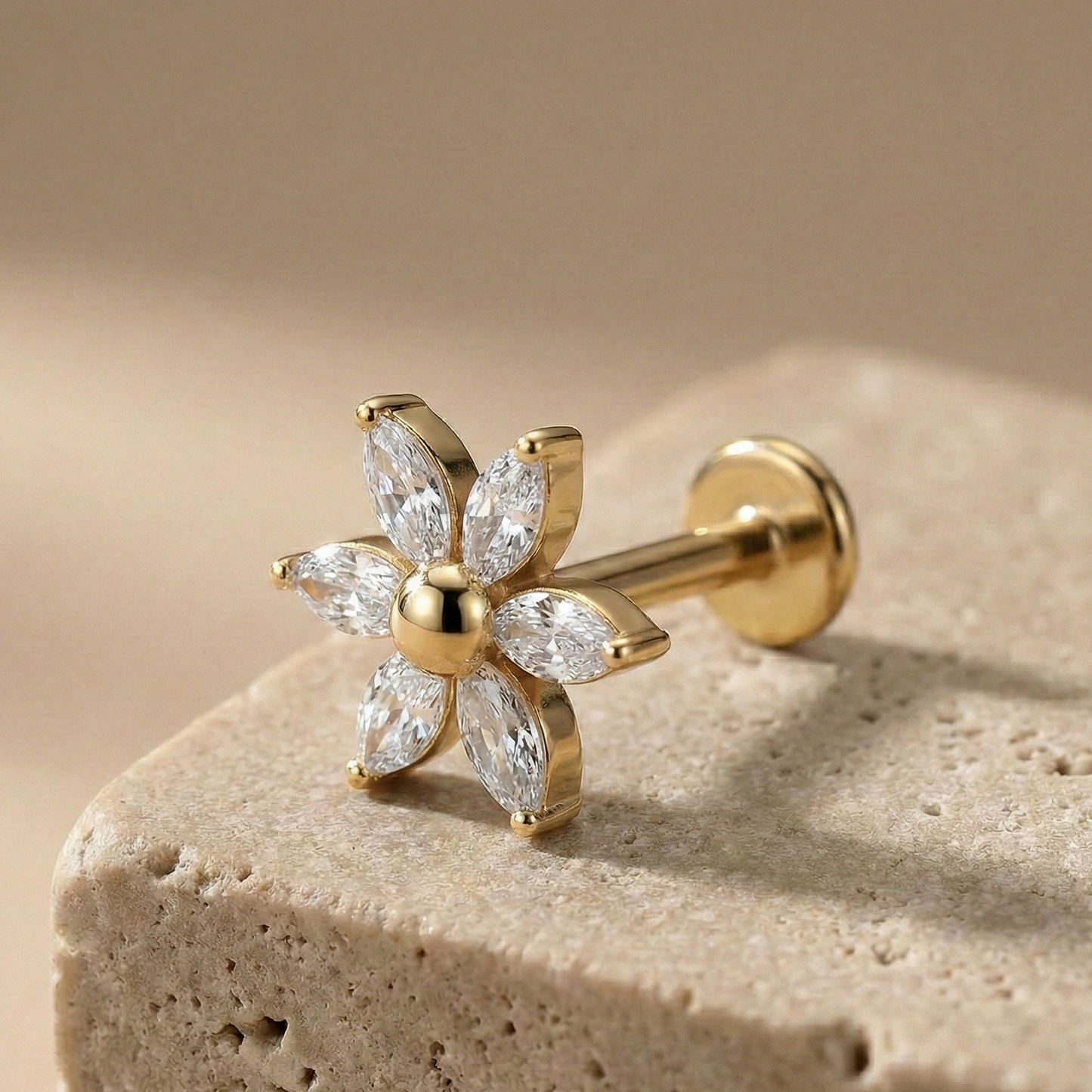 Lia - Titanium Daisy Stud