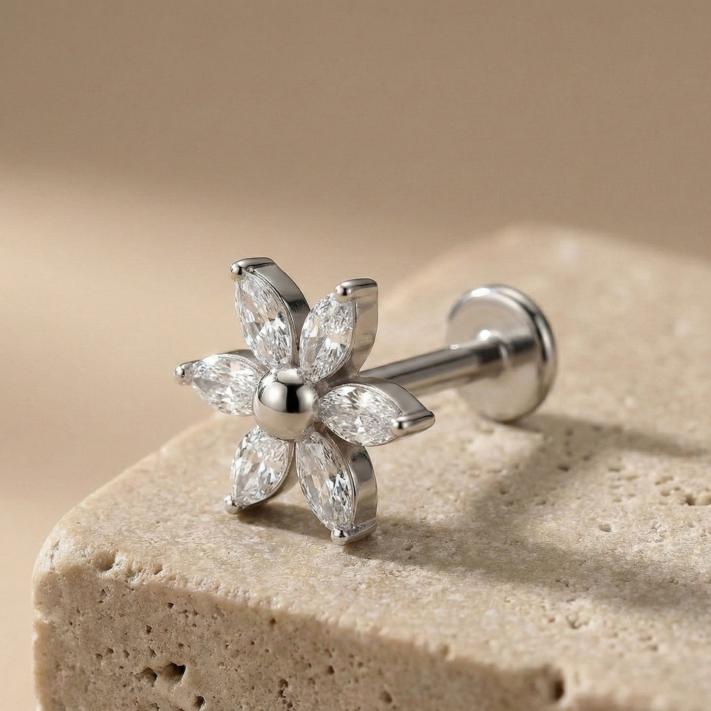 Lia - Titanium Daisy Stud