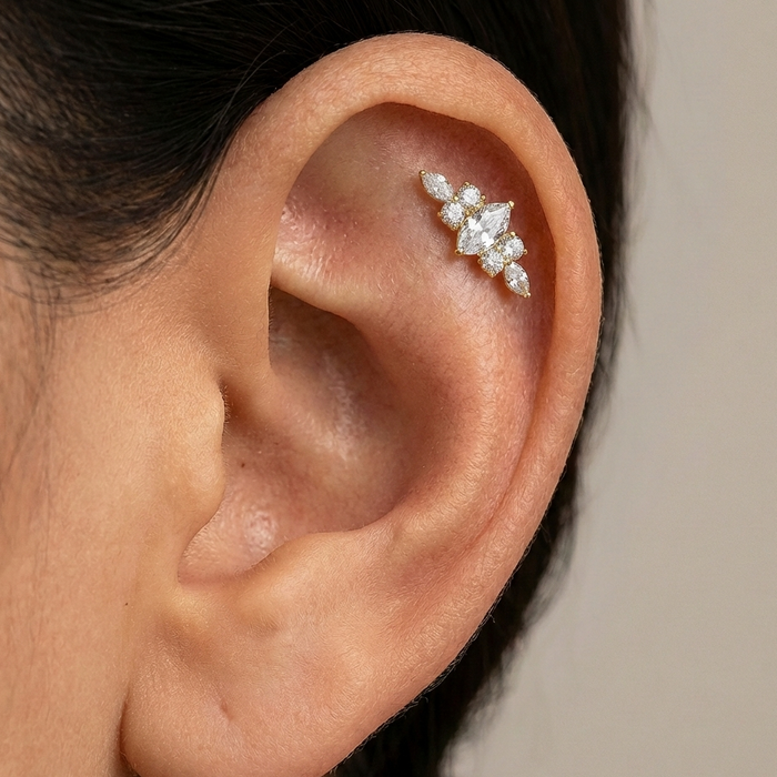 Lola - Titanium Wreath Stud