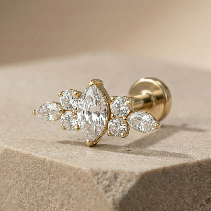 Lola - Titanium Wreath Stud
