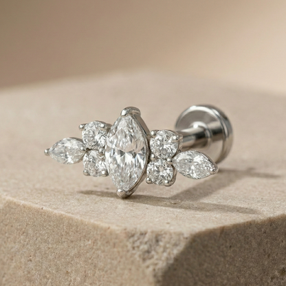 Lola - Titanium Wreath Stud
