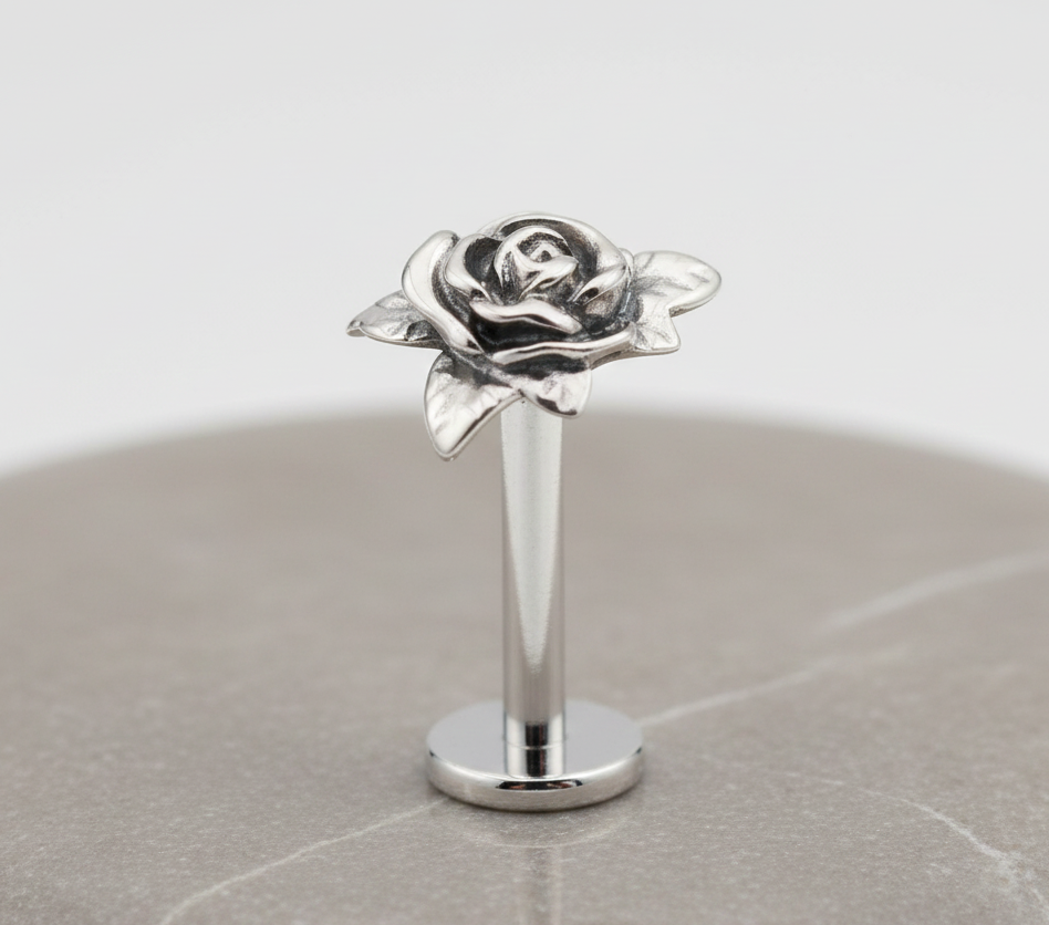 Rosa - Titanium Rose Stud