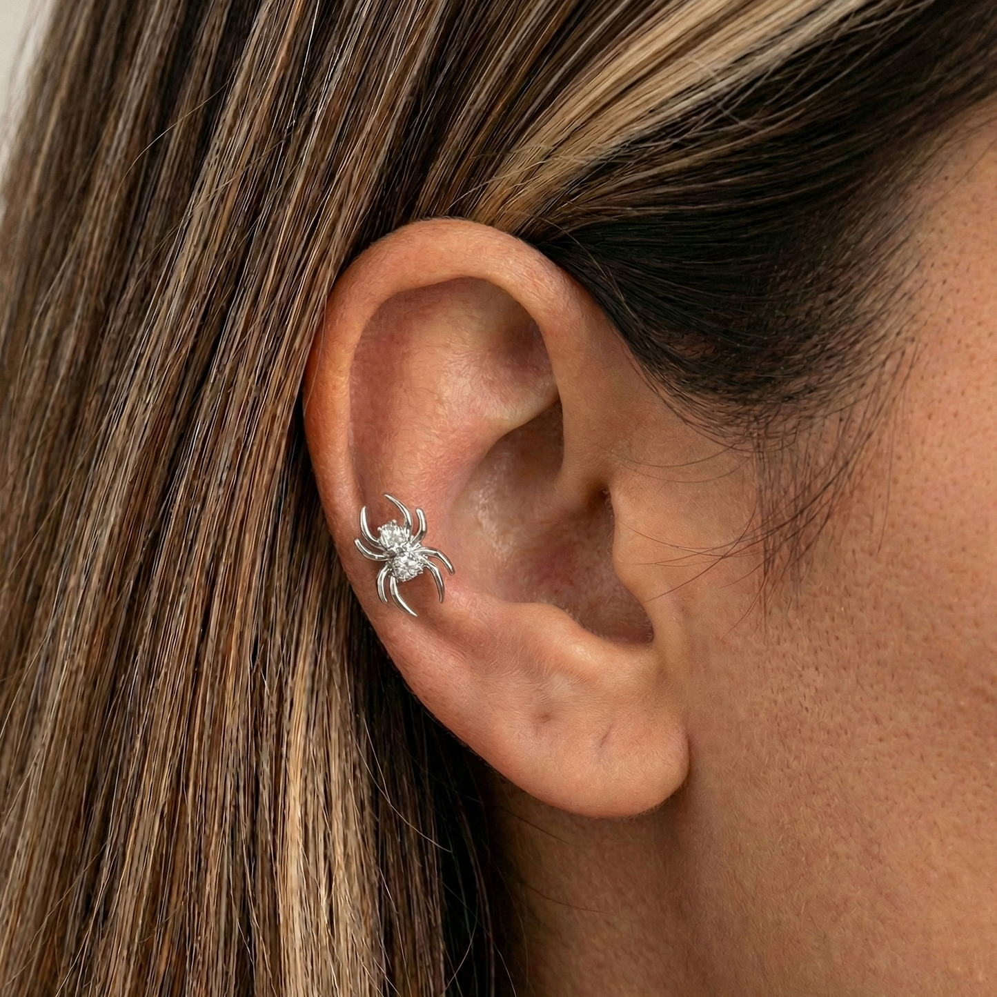 Sera - Titanium Spider Stud
