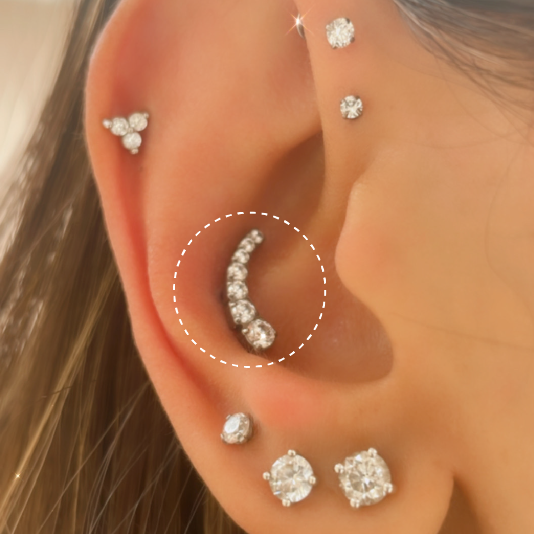 Titanium Descending Stone Labret Stud | Cura – Cura - Piercing Jewellery