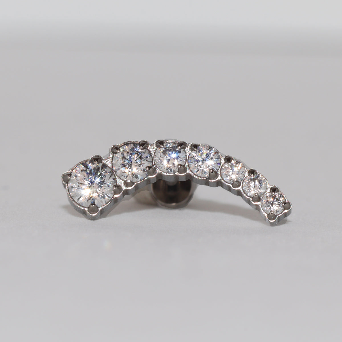 Titanium Descending Stone Labret Stud | Cura – Cura - Piercing Jewellery